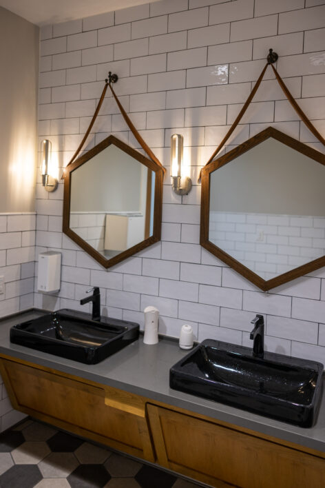cleaning-and clear-mirror